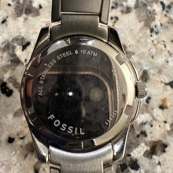 ⌚ Fossil Women’s Silver Watch | Stainless Steel | Crystal Bezel - Picture 5 of 5